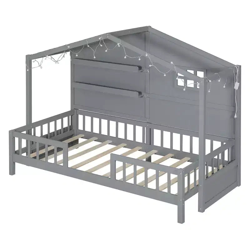 Letto a capanna per bambini con scaffali e sponde, Struttura letto in legno stile Montessori per bambini con finestra e striscia luminosa scintillante