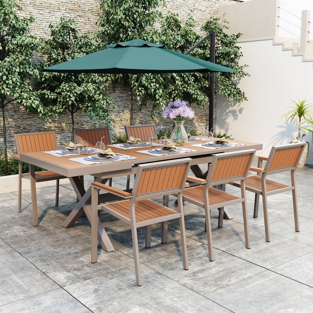 Set da pranzo da esterno moderno da 7 pezzi con sei sedie e un tavolo allungabile per patio