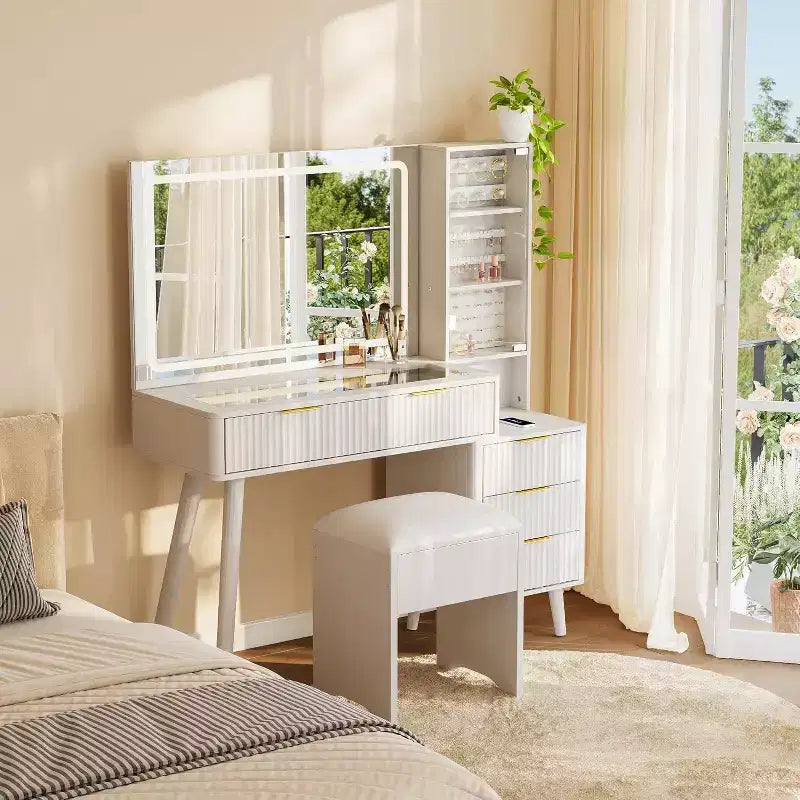 Coiffeuse de maquillage cannelée de 48 pouces avec grand miroir et lumières, coiffeuse de maquillage moderne avec station de charge et tabouret de rangement rembourré pour la maison