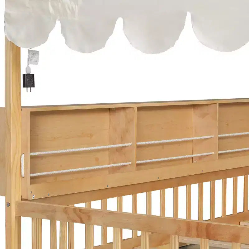 Whisen Letto a terra in legno a grandezza naturale, divano letto a forma di casetta con recinzione, 3 mensole portaoggetti, tenda