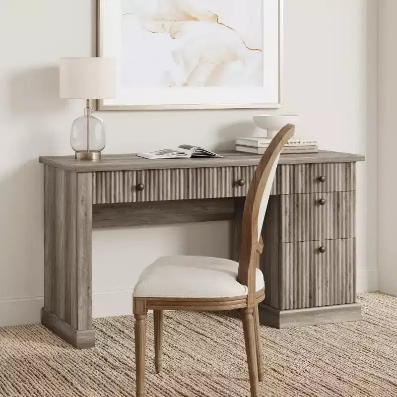 Contenitore scanalato per scrivania da ufficio, scrivania direzionale moderna da 54" con stazione di ricarica, scrivania in legno per computer con cassetti classificatori per studio