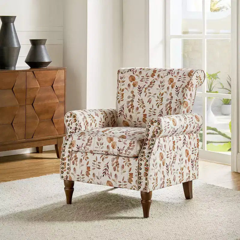 Poltrona Araceli Tradizionale in Legno Imbottita Floreale con Schienale Alto e Borchie | ART OF LIVING DESIGNS