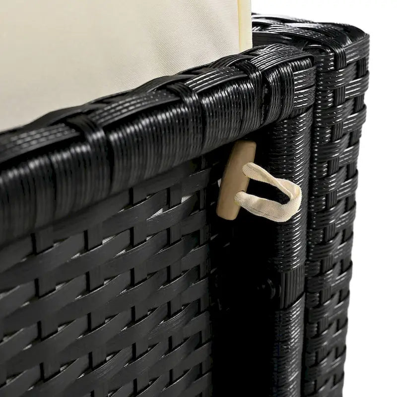 Cornice perimetrale per vasca idromassaggio a sezione quadrilatera in rattan per esterni
