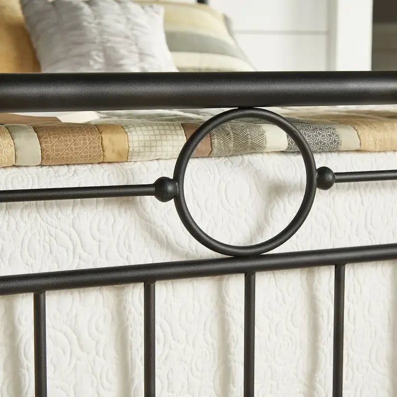 Letto in metallo nero