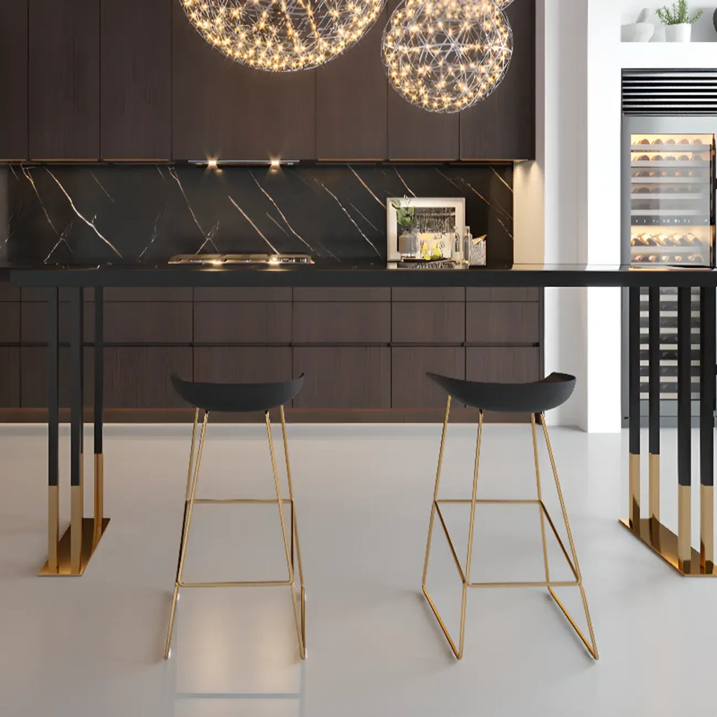 Tavolo da bar rettangolare di lusso in legno con base a slitta dorata per sala da pranzo
